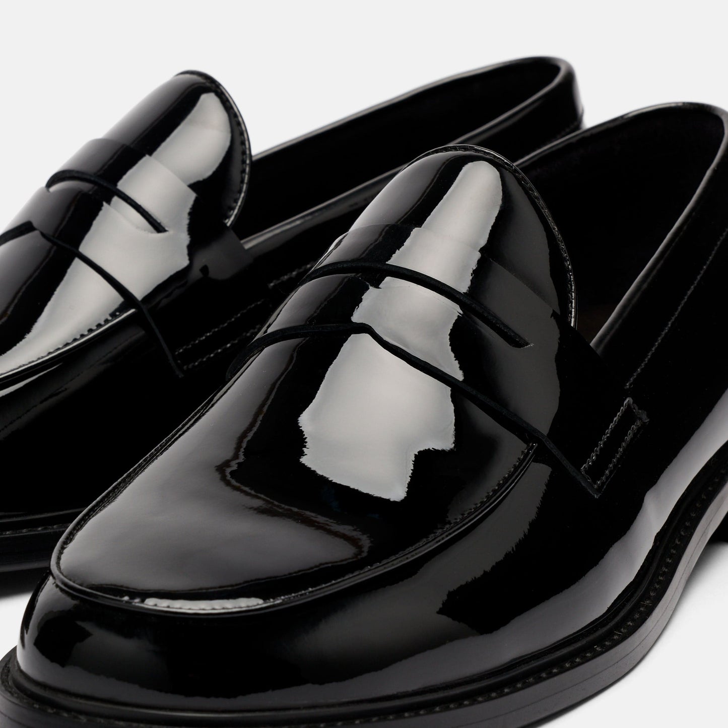 Leo | Mocasines de Charol Negro